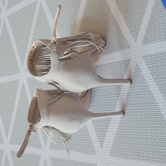 Stuart Weitzman Fringe Sandal - Picture 2 of 3